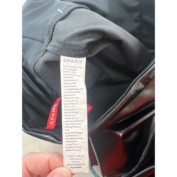 New Spanx Petite Small Faux Patent Vegan Leather Legging Black High Rise - Picture 10 of 12